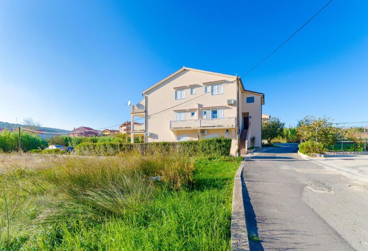 Apartments Marija P لوبار المظهر الخارجي الصورة