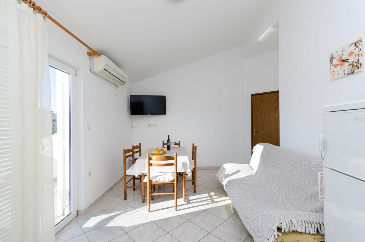 Apartments Marija P لوبار المظهر الخارجي الصورة